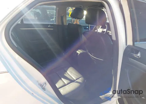 2006 Volkswagen Jetta 2.5 z USA, uszkodzony, nr VIN 3VWRF71K66M626850